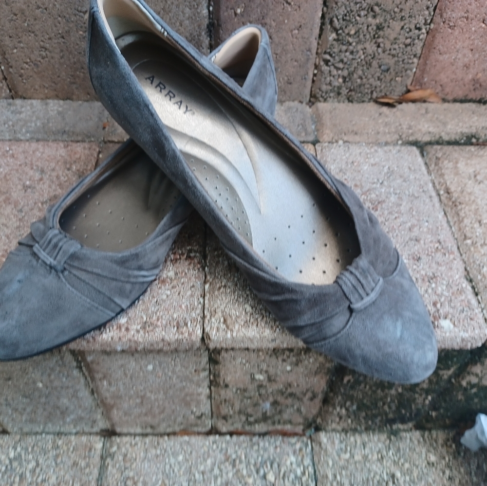 Array gray suede shoes 12N, like new